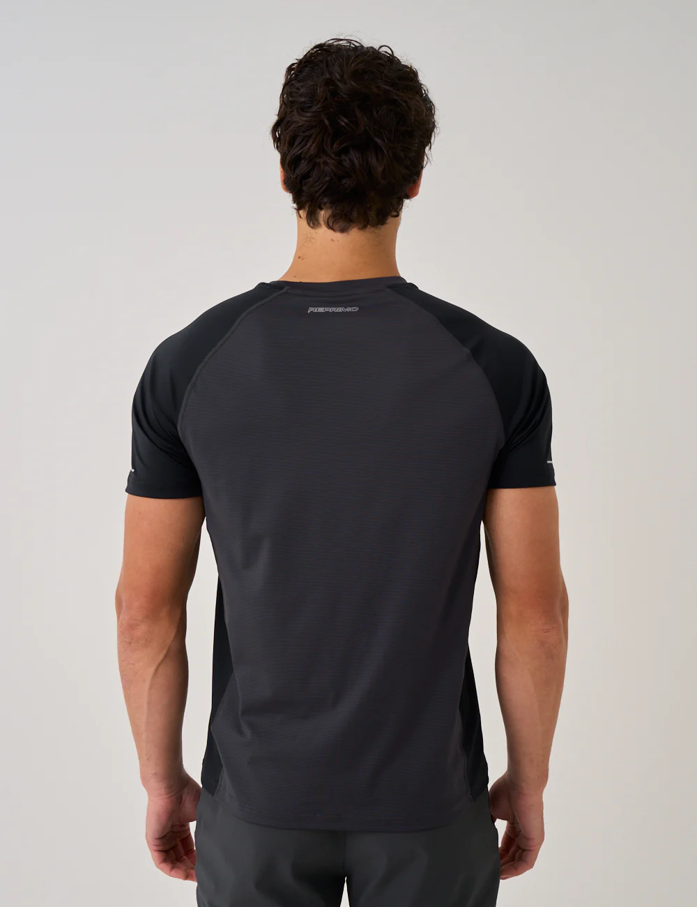 CURVE T-SHIRT - BLACK / BLACK SAND - Image 3