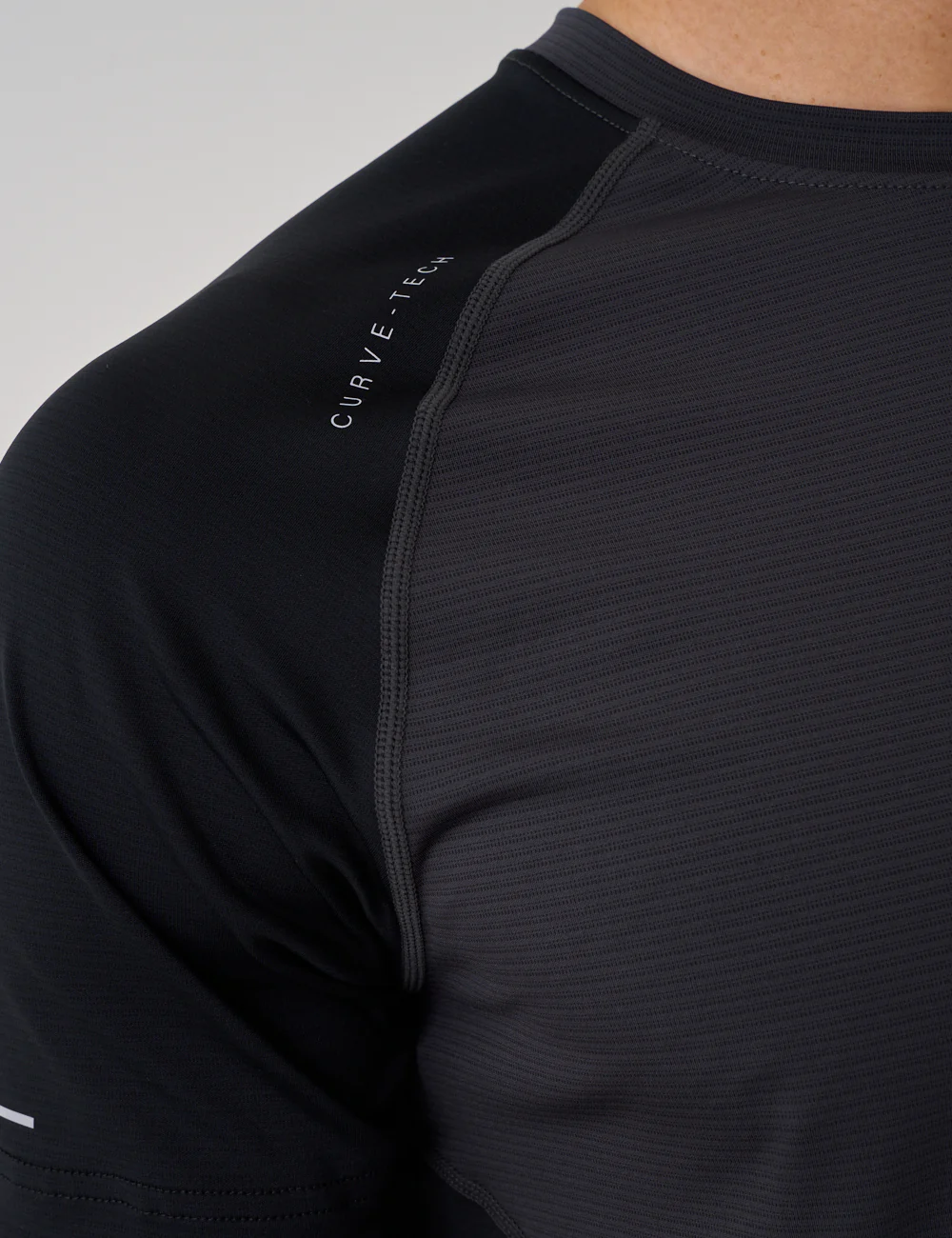 CURVE T-SHIRT - BLACK / BLACK SAND - Image 5