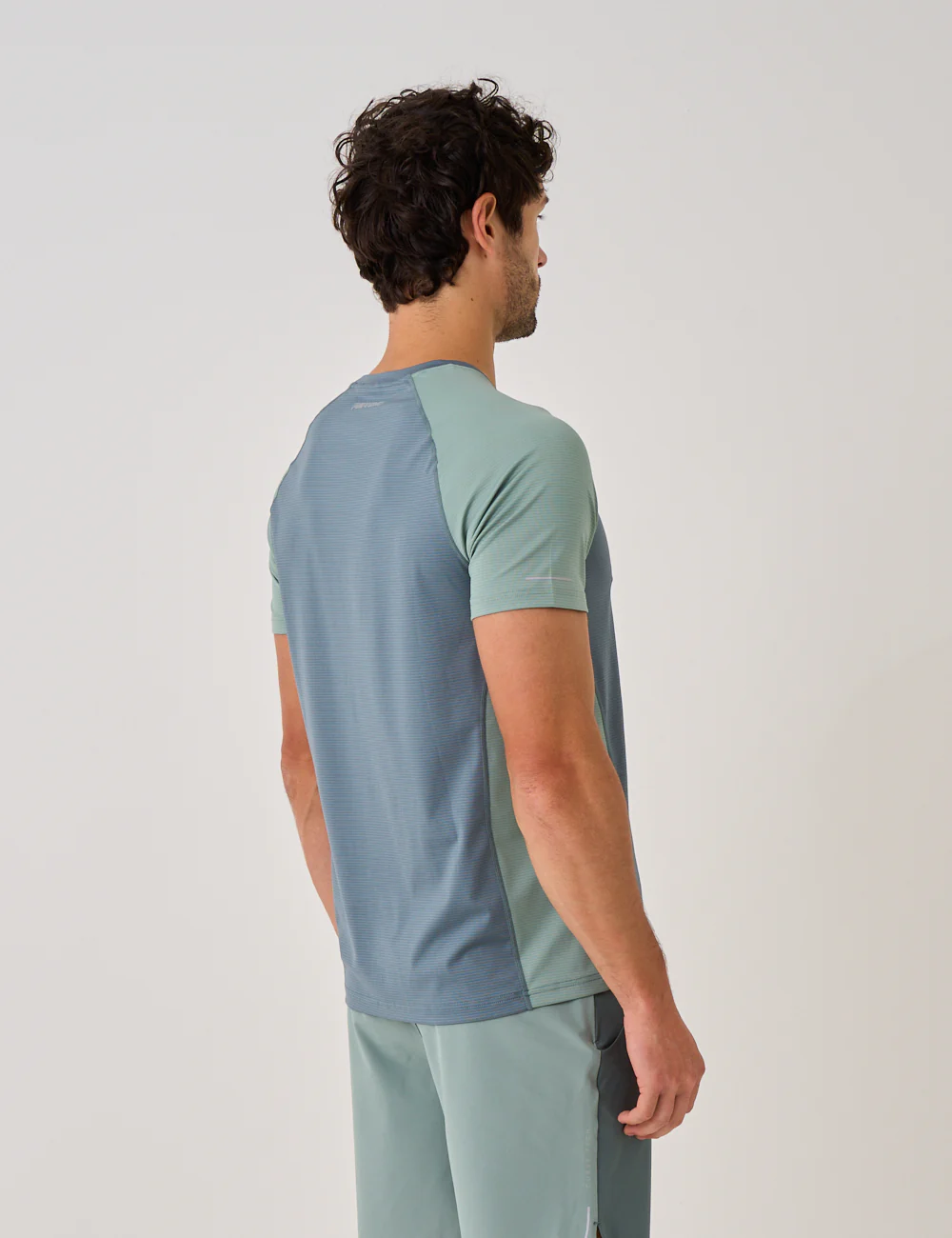 CURVE T-SHIRT - URBAN FERN / BOTTLE GREEN - Image 3