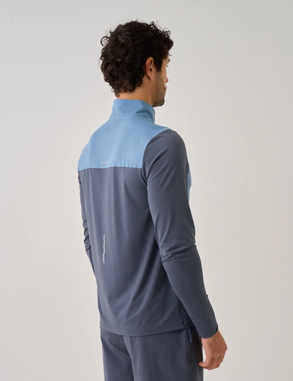 SUMMIT QUARTER ZIP - DUSTY BLUE / TURBULENCE - Image 4