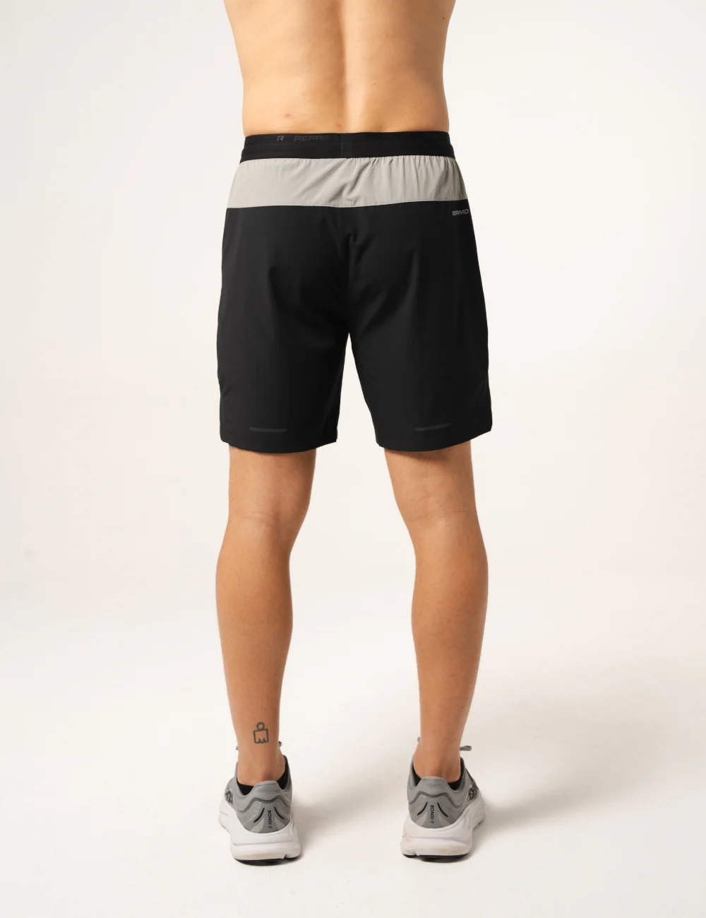 XCELERATE SHORTS - BLACK / GREYLIGHT - Image 2